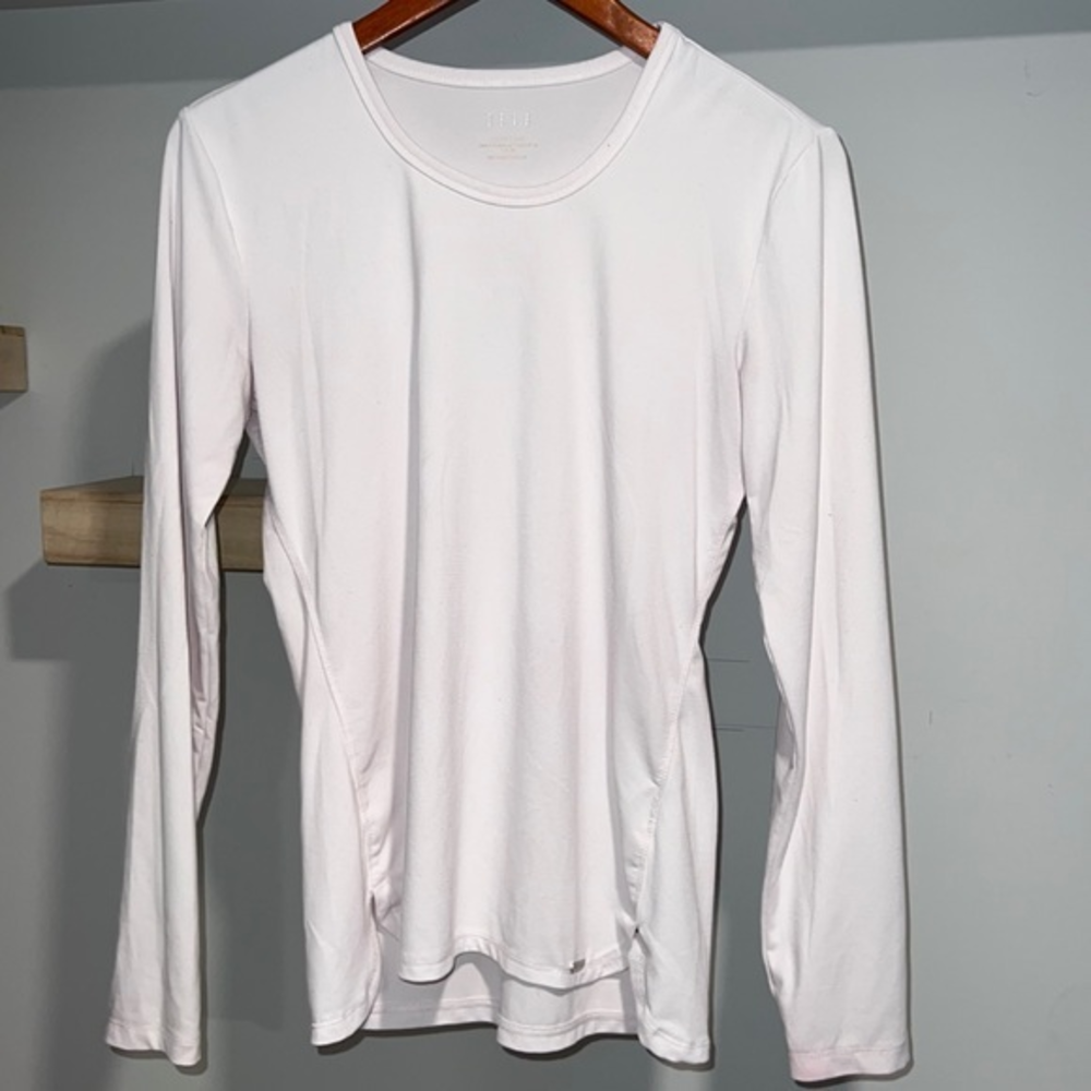 Elle white‎ long sleeve under scrub